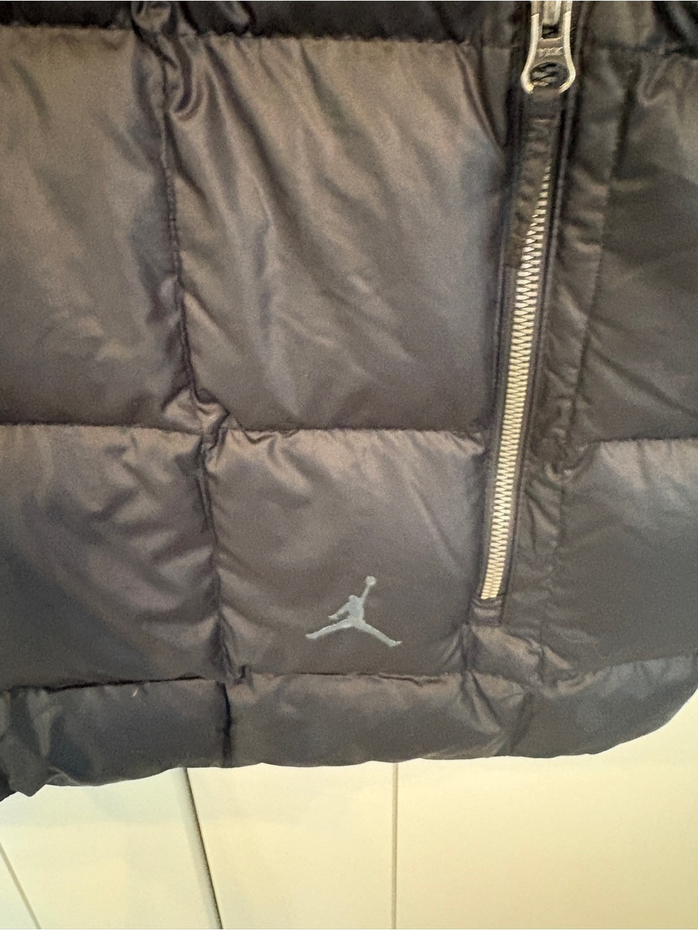 Jordan Men’s Black Quilted Puffer Vest - Picture 2 of 5